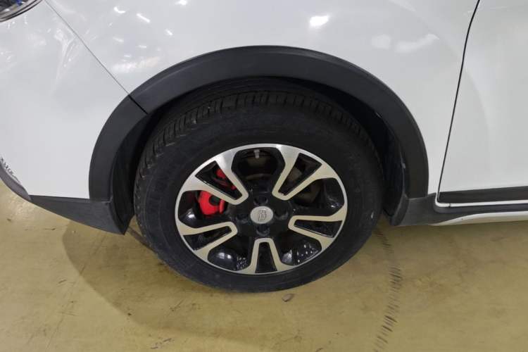 Used Geely Auto Vision X3 2017 1.5L Automatic Luxury Model Left Front Wheel Hub