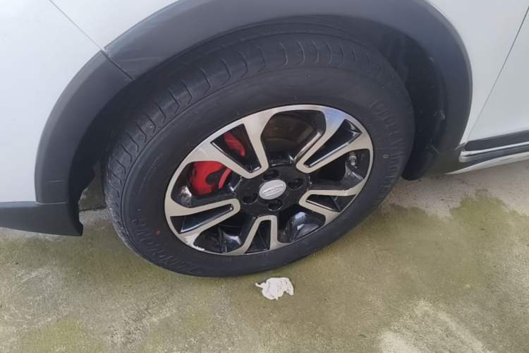 Used Geely Auto Vision X3 2017 1.5L Manual Luxury Model Left Front Wheel Hub