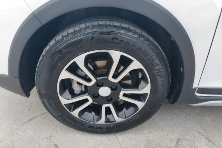 Used Geely Auto Vision X3 2017 1.5L Automatic Elite Model Left Front Wheel Hub