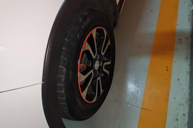 Used Geely Auto Vision X3 2017 1.5L Automatic Luxury Model Left Front Wheel Hub