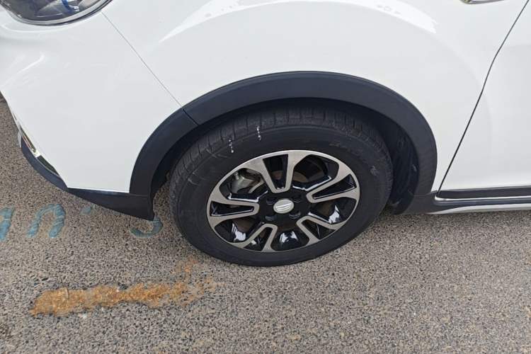Used Geely Auto Vision X3 2017 1.5L Automatic Elite Model Left Front Wheel Hub