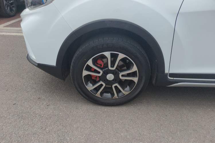 Used Geely Auto Vision X3 2017 1.5L Manual Luxury Model Left Front Wheel Hub