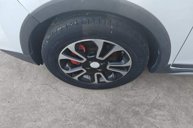 Used Geely Auto Vision X3 2017 1.5L Manual Luxury Model Left Front Wheel Hub