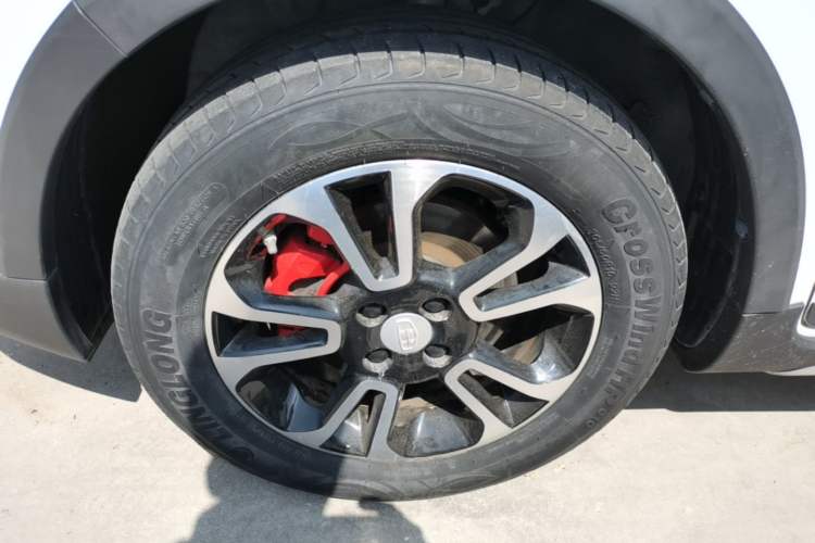 Used Geely Auto Vision X3 2017 1.5L Automatic Luxury Model Left Front Wheel Hub