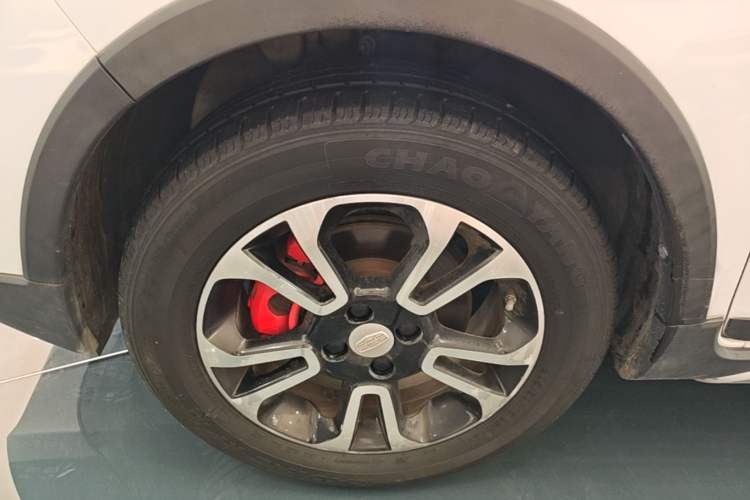 Used Geely Auto Vision X3 2017 1.5L Manual Luxury Model Left Front Wheel Hub