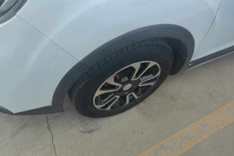 Used Geely Auto Vision X3 2017 1.5L Automatic Luxury Model Left Front Wheel Hub