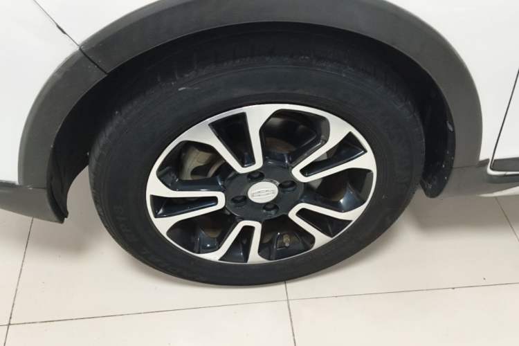 Used Geely Auto Vision X3 2017 1.5L Automatic Elite Model Left Front Wheel Hub