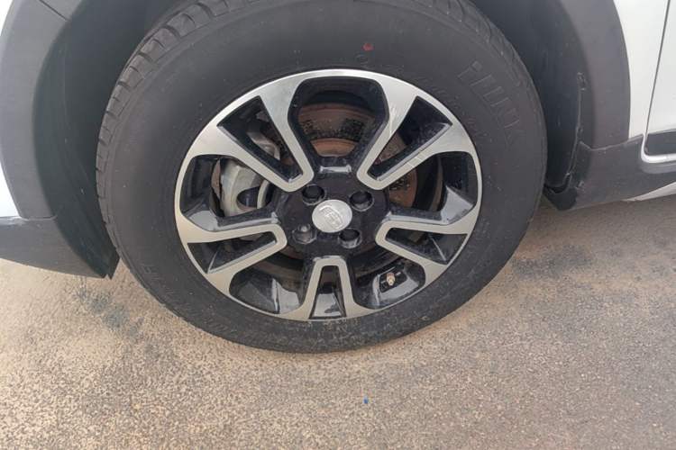 Used Geely Auto Vision X3 2017 1.5L Manual Elite Model Left Front Wheel Hub