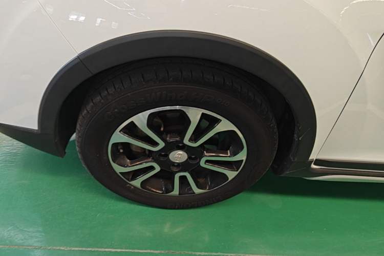 Used Geely Auto Vision X3 2017 1.5L Automatic Elite Model Left Front Wheel Hub