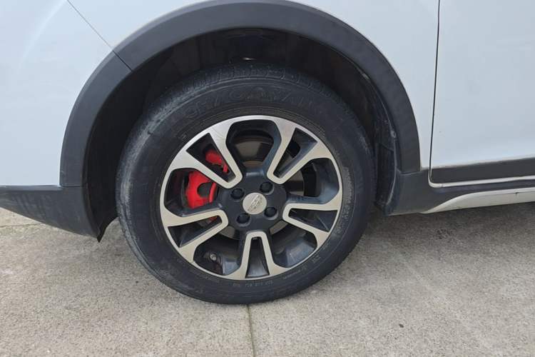 Used Geely Auto Vision X3 2017 1.5L Manual Luxury Model Left Front Wheel Hub
