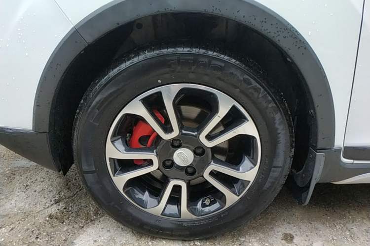 Used Geely Auto Vision X3 2017 1.5L Automatic Luxury Model Left Front Wheel Hub