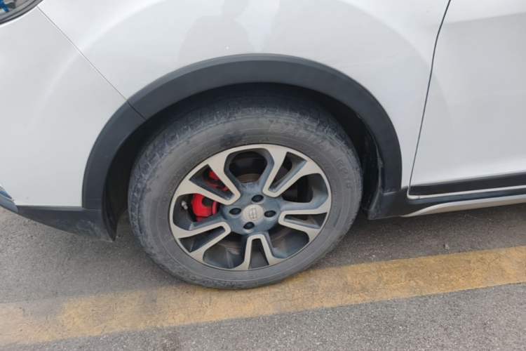 Used Geely Auto Vision X3 2017 1.5L Automatic Luxury Model Left Front Wheel Hub