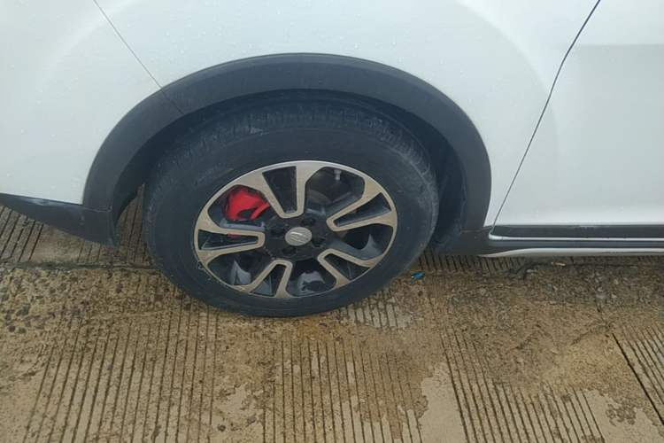 Used Geely Auto Vision X3 2017 1.5L Automatic Luxury Model Left Front Wheel Hub