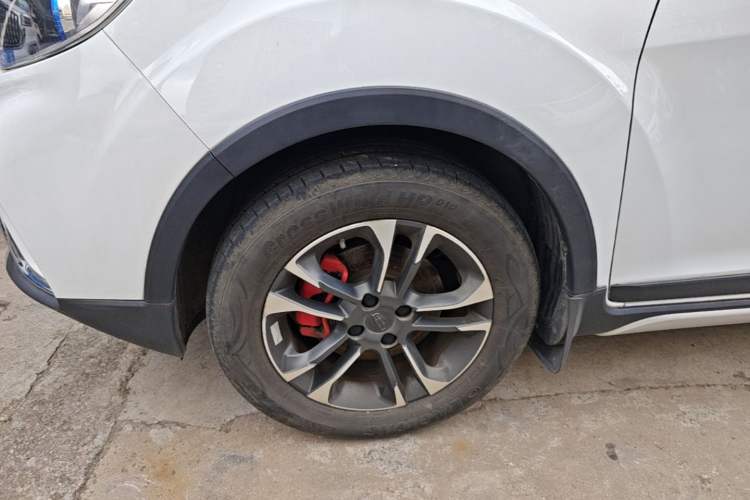 Used Geely Auto Vision X3 2017 1.5L Automatic Luxury Model Left Front Wheel Hub