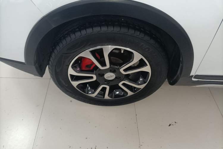 Used Geely Auto Vision X3 2017 1.5L Automatic Luxury Model Left Front Wheel Hub