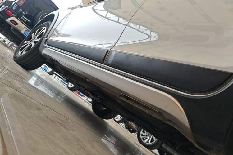 Used Geely Auto Vision X3 2017 1.5L Manual Elite Model Left Side Sill