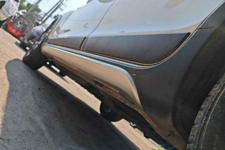 Used Geely Auto Vision X3 2017 1.5L Manual Elite Model Left Side Sill