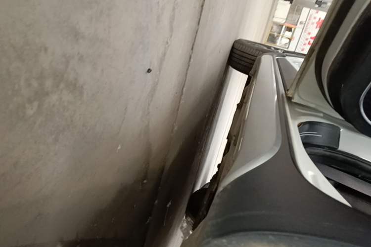 Used Geely Auto Vision X3 2017 1.5L Automatic Luxury Model Left Side Sill