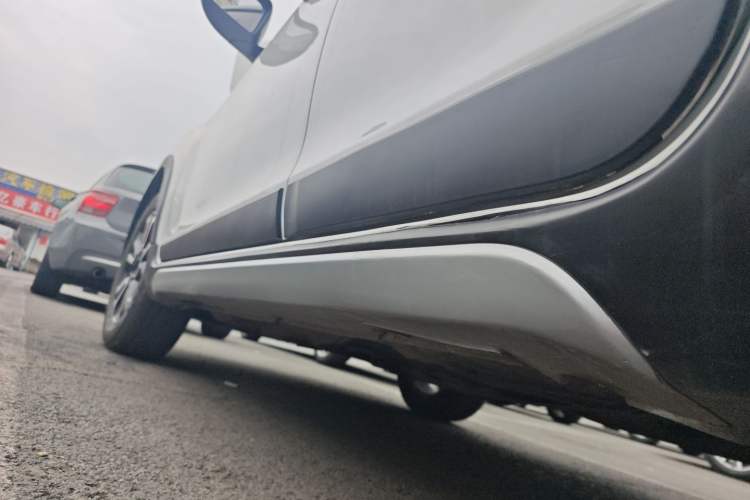 Used Geely Auto Vision X3 2017 1.5L Automatic Luxury Model Left Side Sill