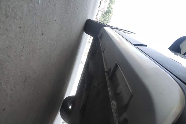 Used Geely Auto Vision X3 2017 1.5L Automatic Elite Model Left Side Sill