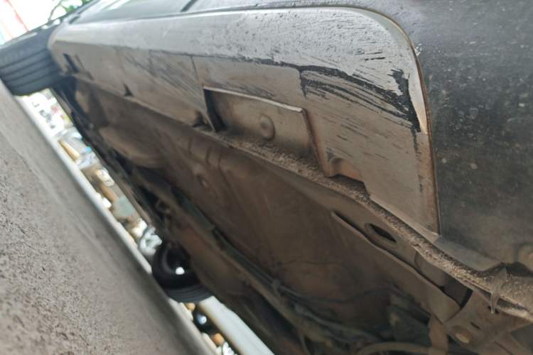 Used Geely Auto Vision X3 2017 1.5L Automatic Elite Model Left Side Sill