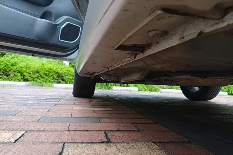 Used Geely Auto Vision X3 2017 1.5L Automatic Elite Model Left Side Sill