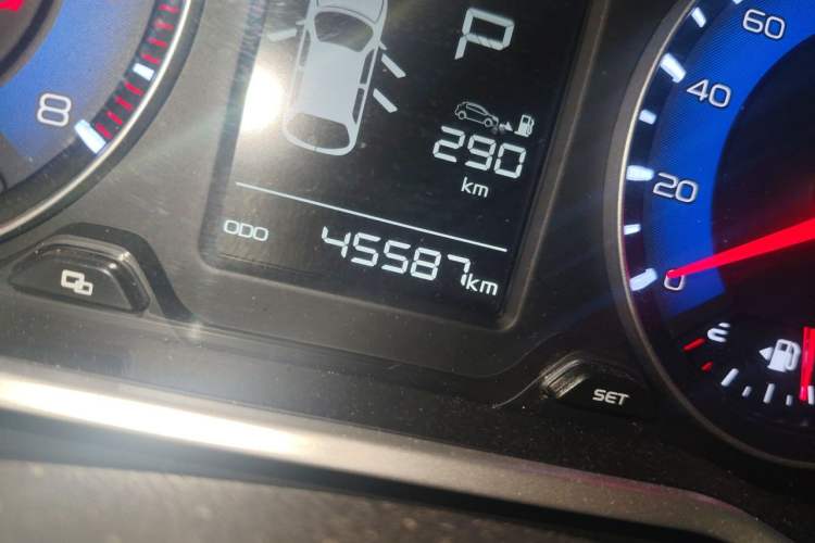 Used Geely Auto Vision X3 2017 1.5L Automatic Elite Model Odometer Close Up