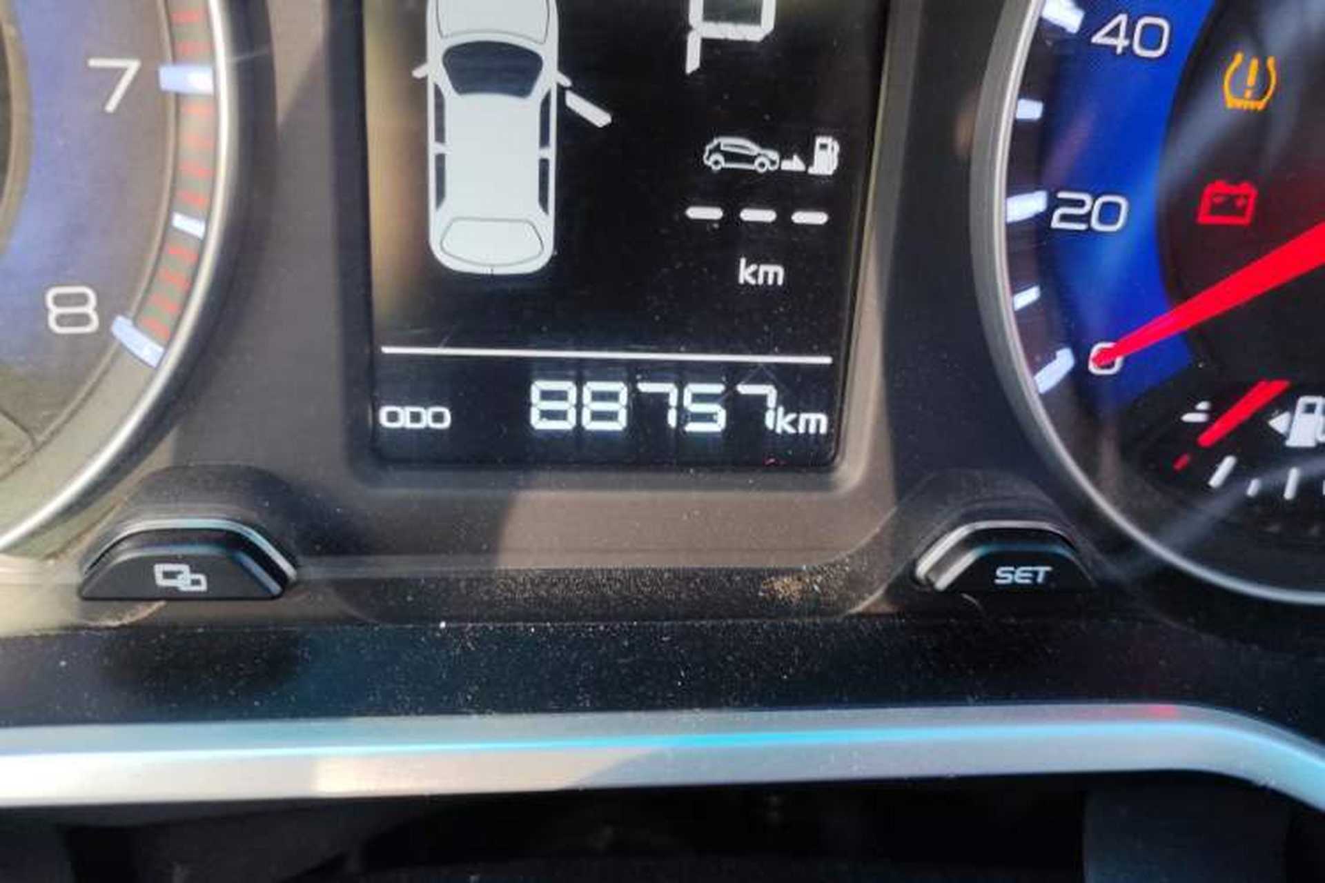 Used Geely Auto Vision X3 2017 1.5L Automatic Elite Model Odometer Close Up
