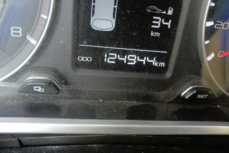 Used Geely Auto Vision X3 2017 1.5L Automatic Elite Model Odometer Close Up