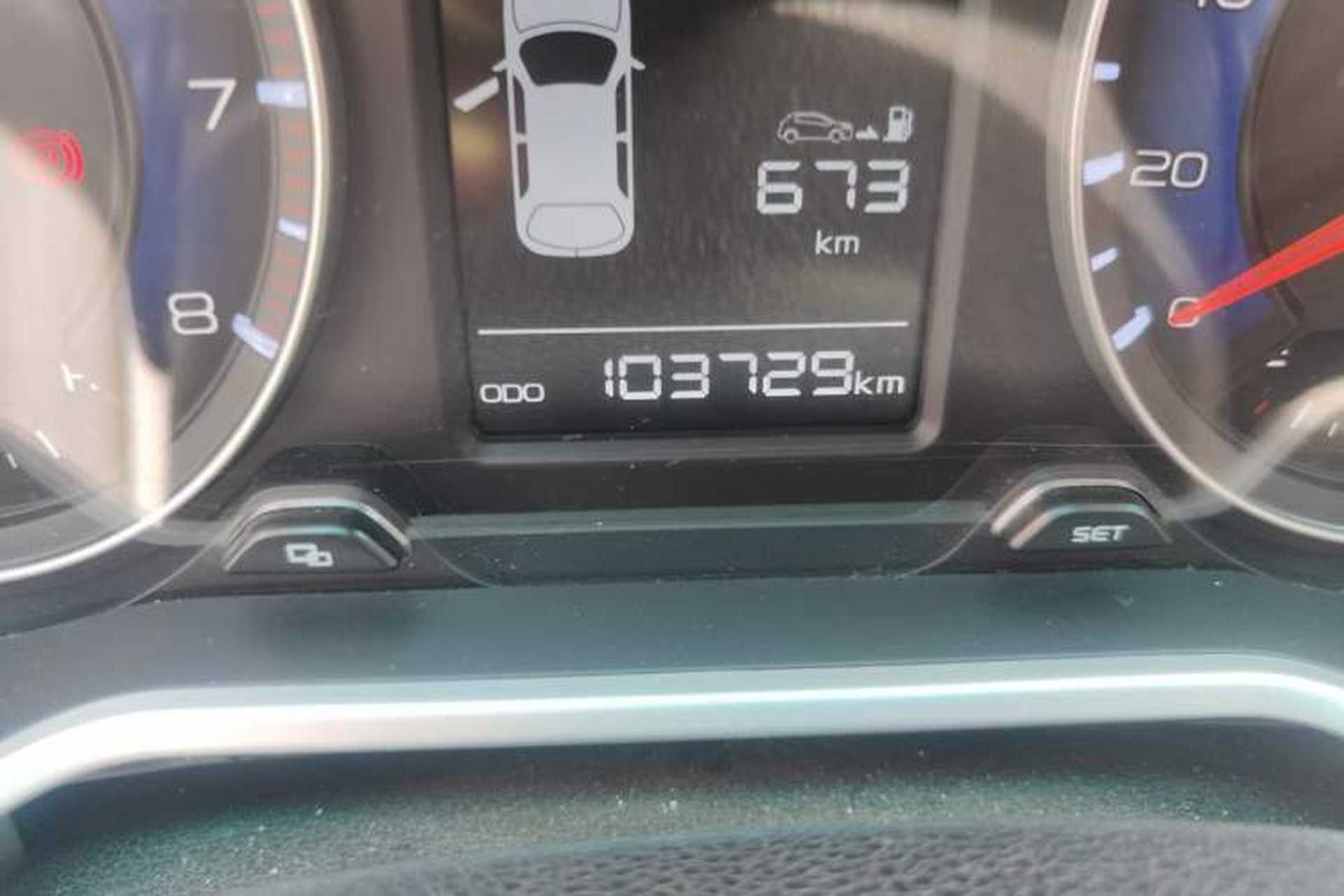 Used Geely Auto Vision X3 2017 1.5L Manual Elite Model Odometer Close Up