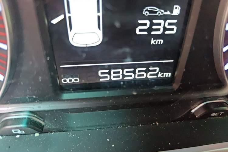 Used Geely Auto Vision X3 2017 1.5L Automatic Elite Model Odometer Close Up