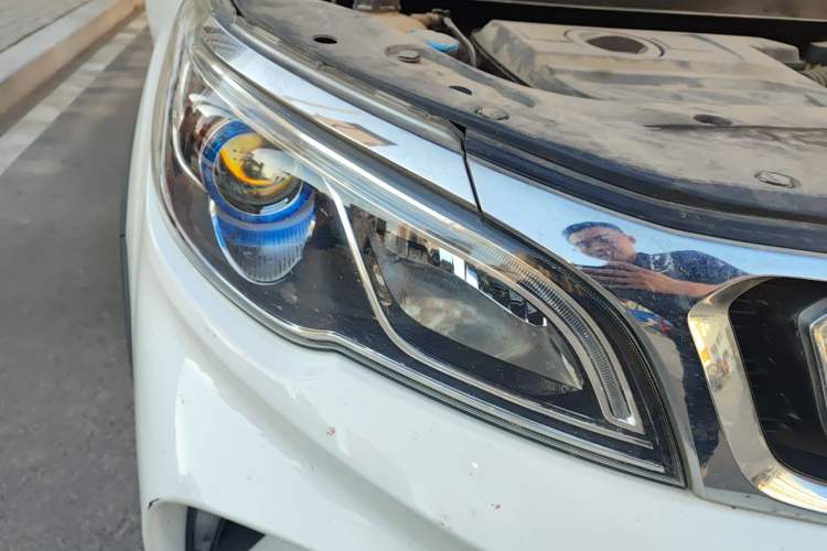 Used Geely Auto Vision X3 2017 1.5L Automatic Elite Model Right Front Headlight