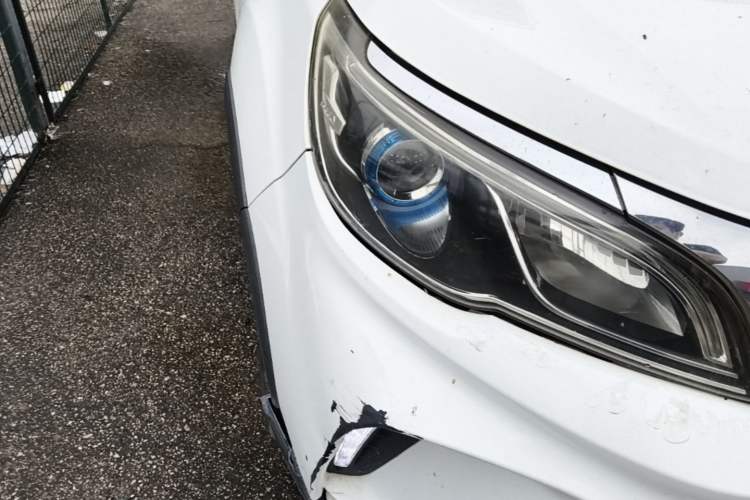 Used Geely Auto Vision X3 2017 1.5L Manual Elite Model Right Front Headlight