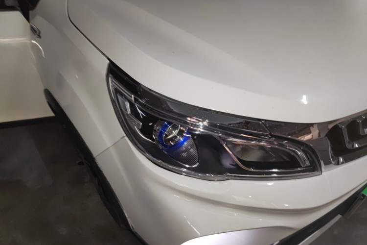 Used Geely Auto Vision X3 2017 1.5L Automatic Elite Model Right Front Headlight