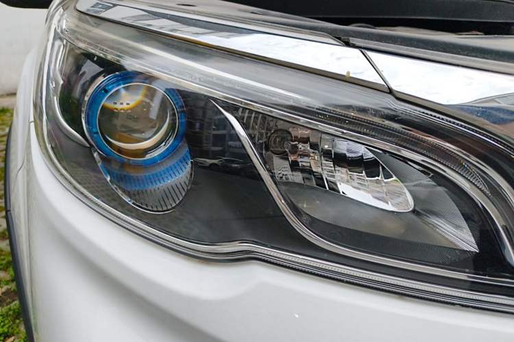 Used Geely Auto Vision X3 2017 1.5L Automatic Luxury Model Right Front Headlight