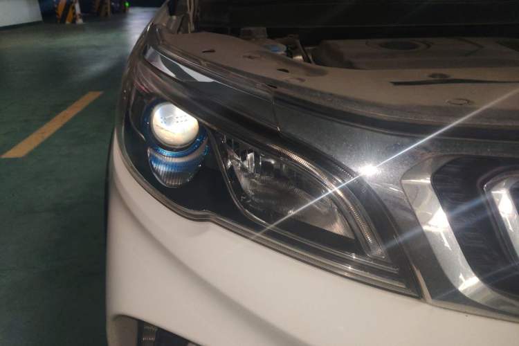 Used Geely Auto Vision X3 2017 1.5L Automatic Elite Model Right Front Headlight