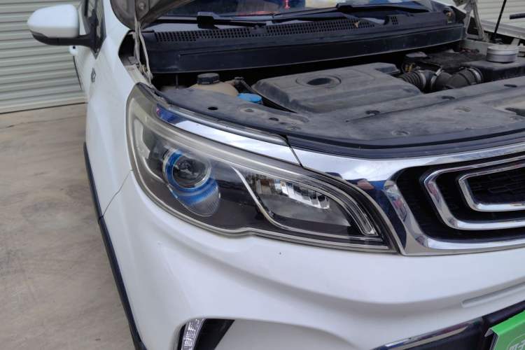 Used Geely Auto Vision X3 2017 1.5L Automatic Luxury Model Right Front Headlight