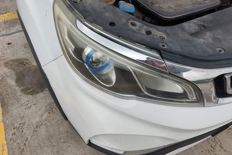 Used Geely Auto Vision X3 2017 1.5L Automatic Luxury Model Right Front Headlight
