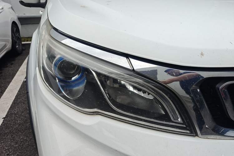 Used Geely Auto Vision X3 2017 1.5L Automatic Elite Model Right Front Headlight