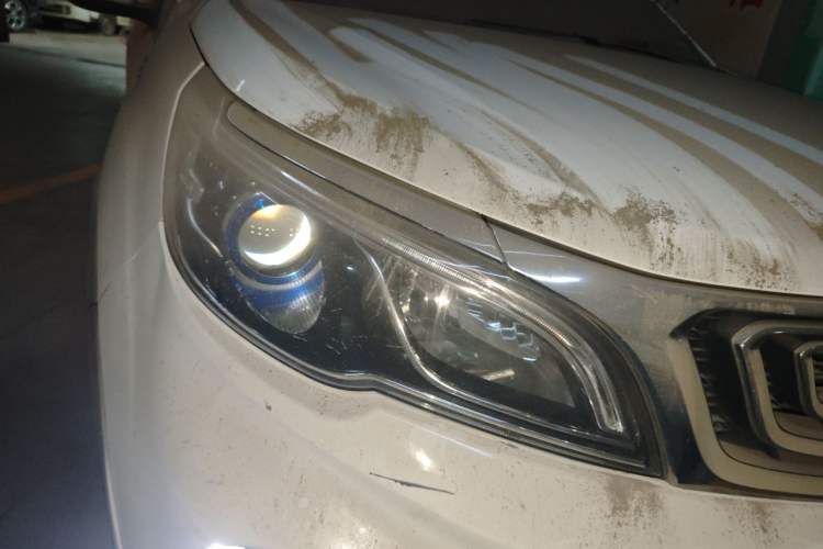 Used Geely Auto Vision X3 2017 1.5L Manual Elite Model Right Front Headlight