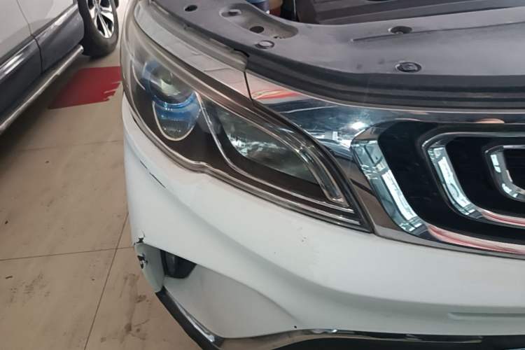 Used Geely Auto Vision X3 2017 1.5L Manual Luxury Model Right Front Headlight