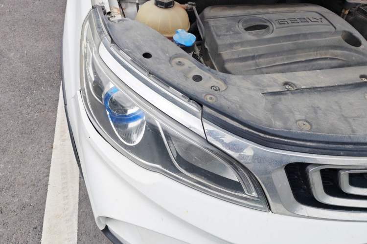 Used Geely Auto Vision X3 2017 1.5L Manual Luxury Model Right Front Headlight