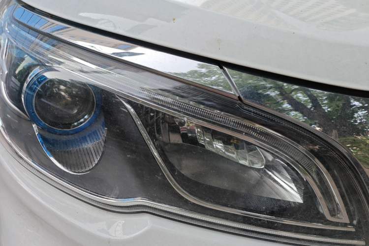 Used Geely Auto Vision X3 2017 1.5L Manual Elite Model Right Front Headlight