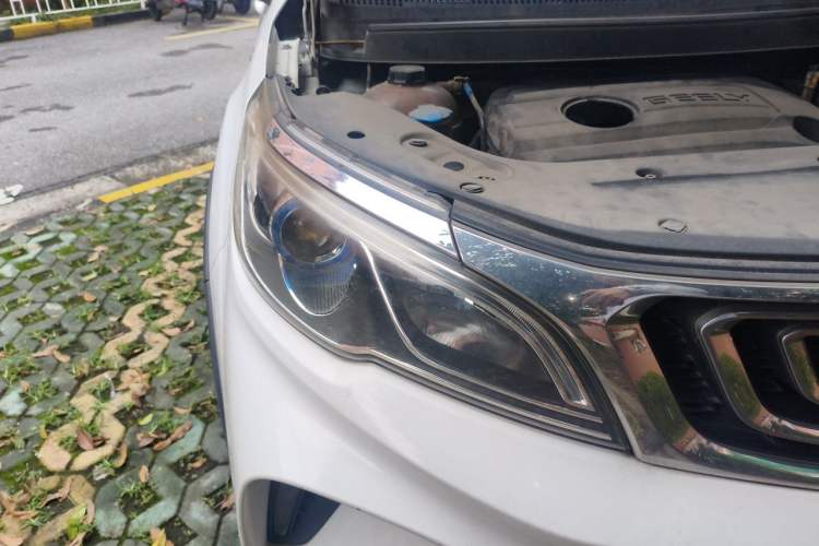 Used Geely Auto Vision X3 2017 1.5L Manual Elite Model Right Front Headlight
