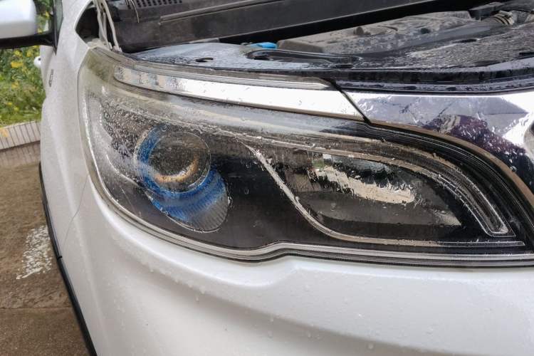 Used Geely Auto Vision X3 2017 1.5L Automatic Elite Model Right Front Headlight