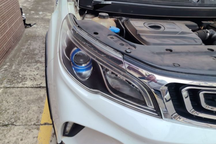 Used Geely Auto Vision X3 2017 1.5L Automatic Elite Model Right Front Headlight