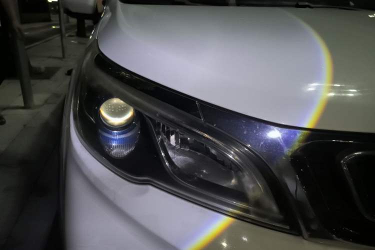 Used Geely Auto Vision X3 2017 1.5L Automatic Elite Model Right Front Headlight