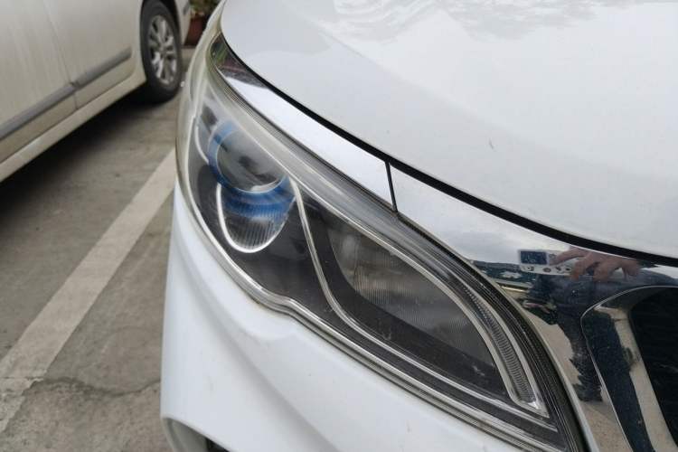 Used Geely Auto Vision X3 2017 1.5L Automatic Luxury Model Right Front Headlight
