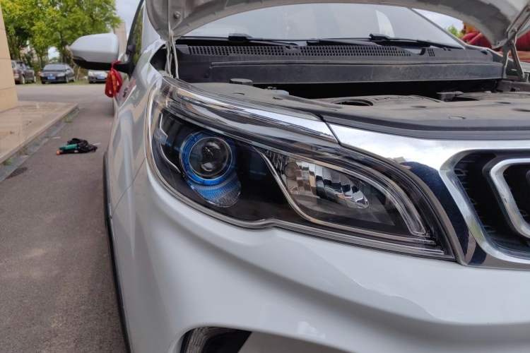Used Geely Auto Vision X3 2017 1.5L Manual Elite Model Right Front Headlight