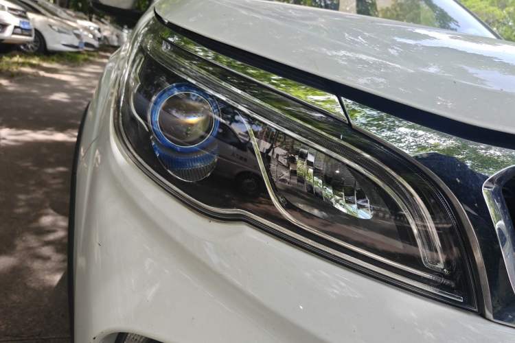 Used Geely Auto Vision X3 2017 1.5L Automatic Elite Model Right Front Headlight